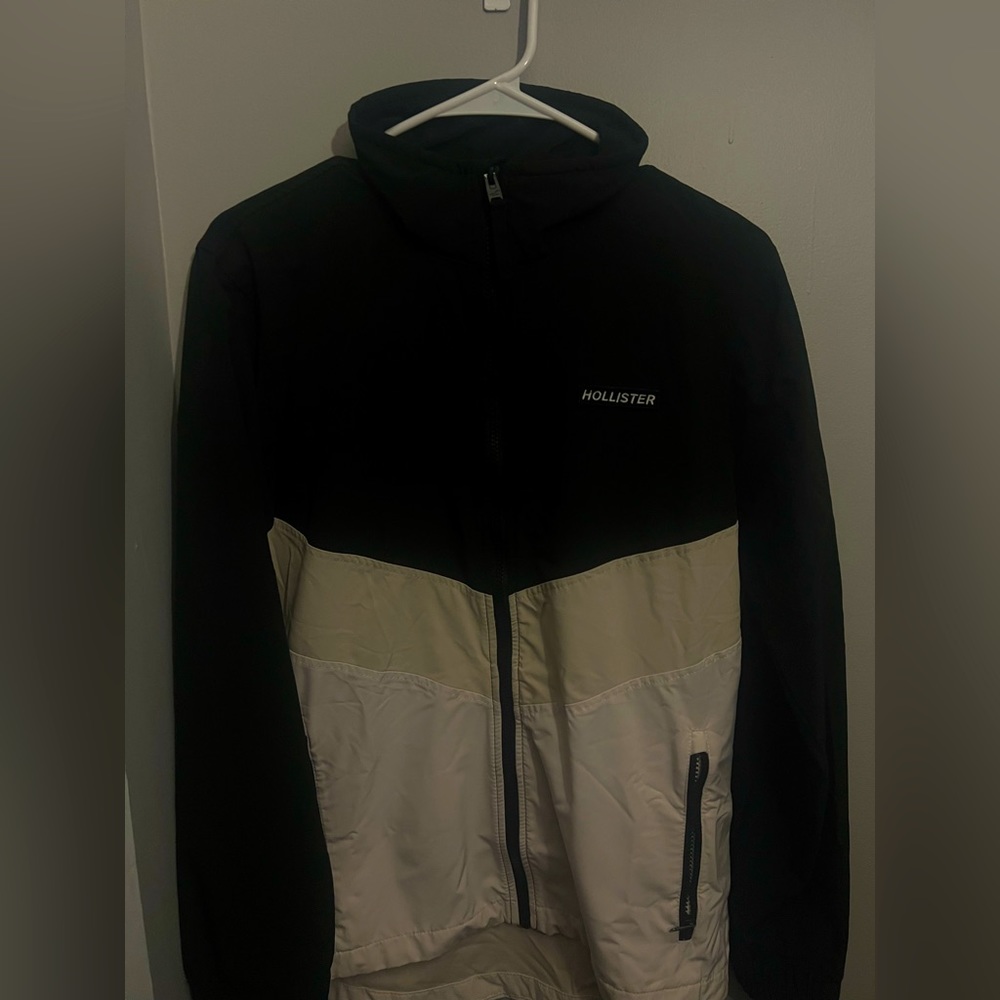 Hollister Black, Beige, and White Windbreaker
